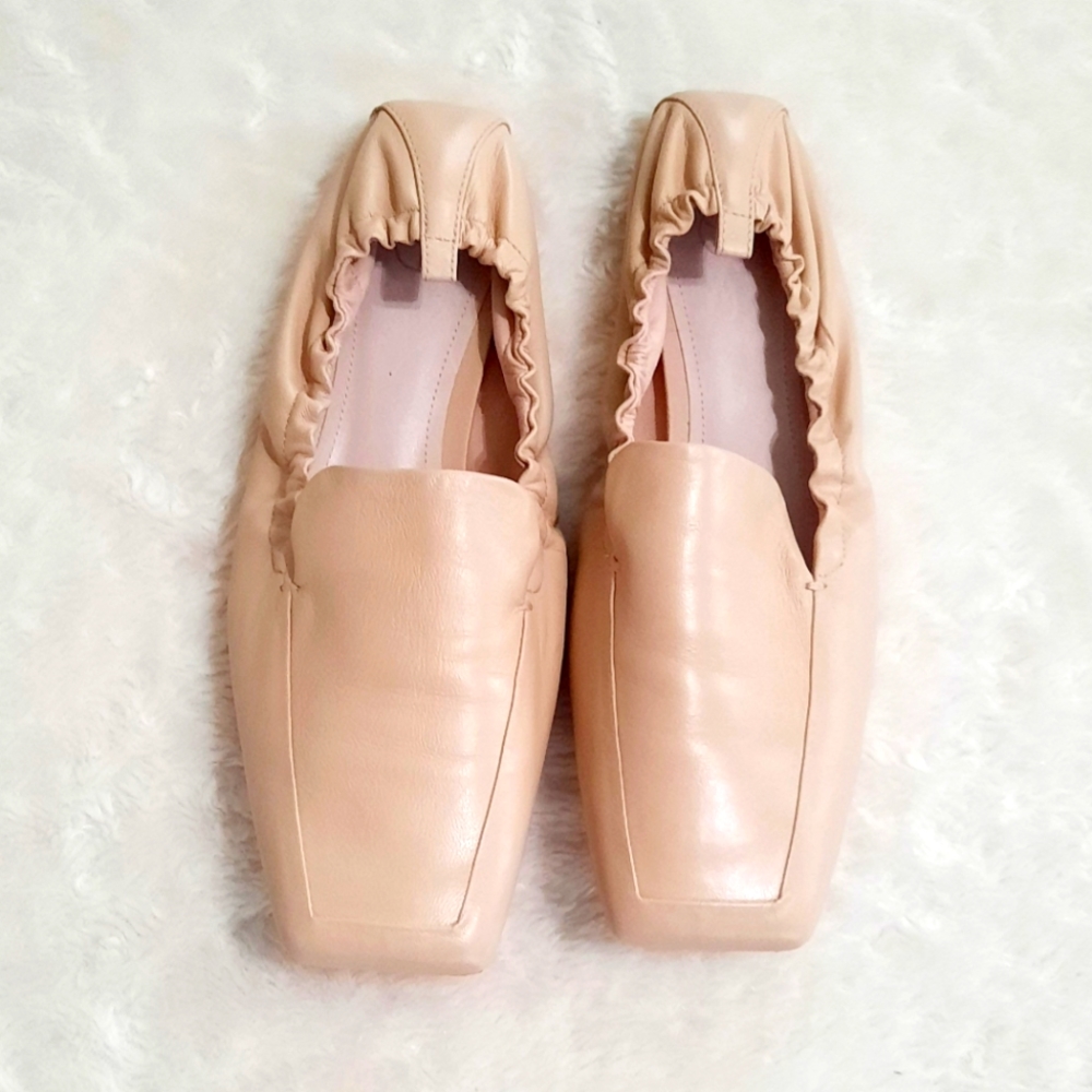 Porte & Paire Square Toe Loafer